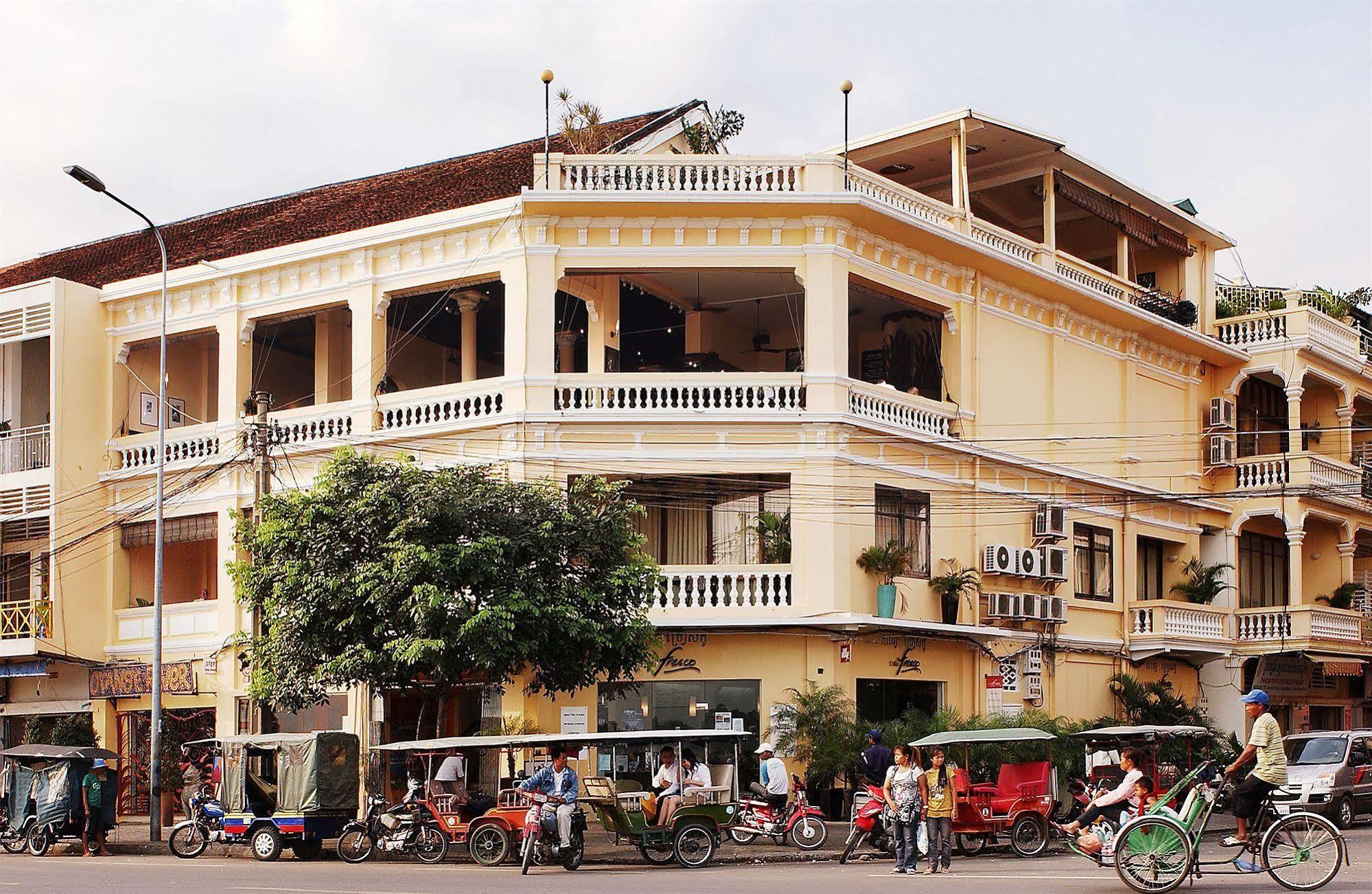 Fcc Phnom Penh Boutique Hotel Exterior photo